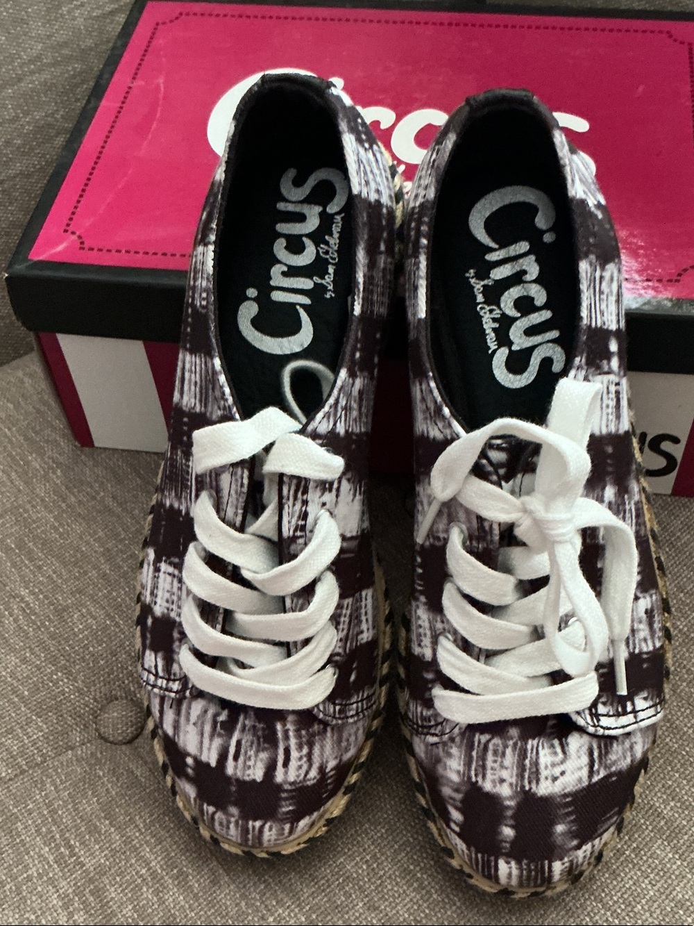 Circus by Sam Edelman Black & White Lace-Up Patterned shoes